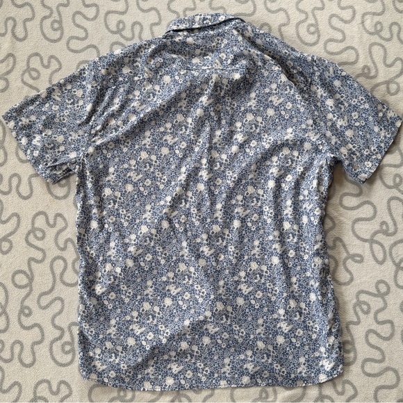 Abercrombie & Fitch Short Sleeve Button Down Floral - Picture 2 of 5